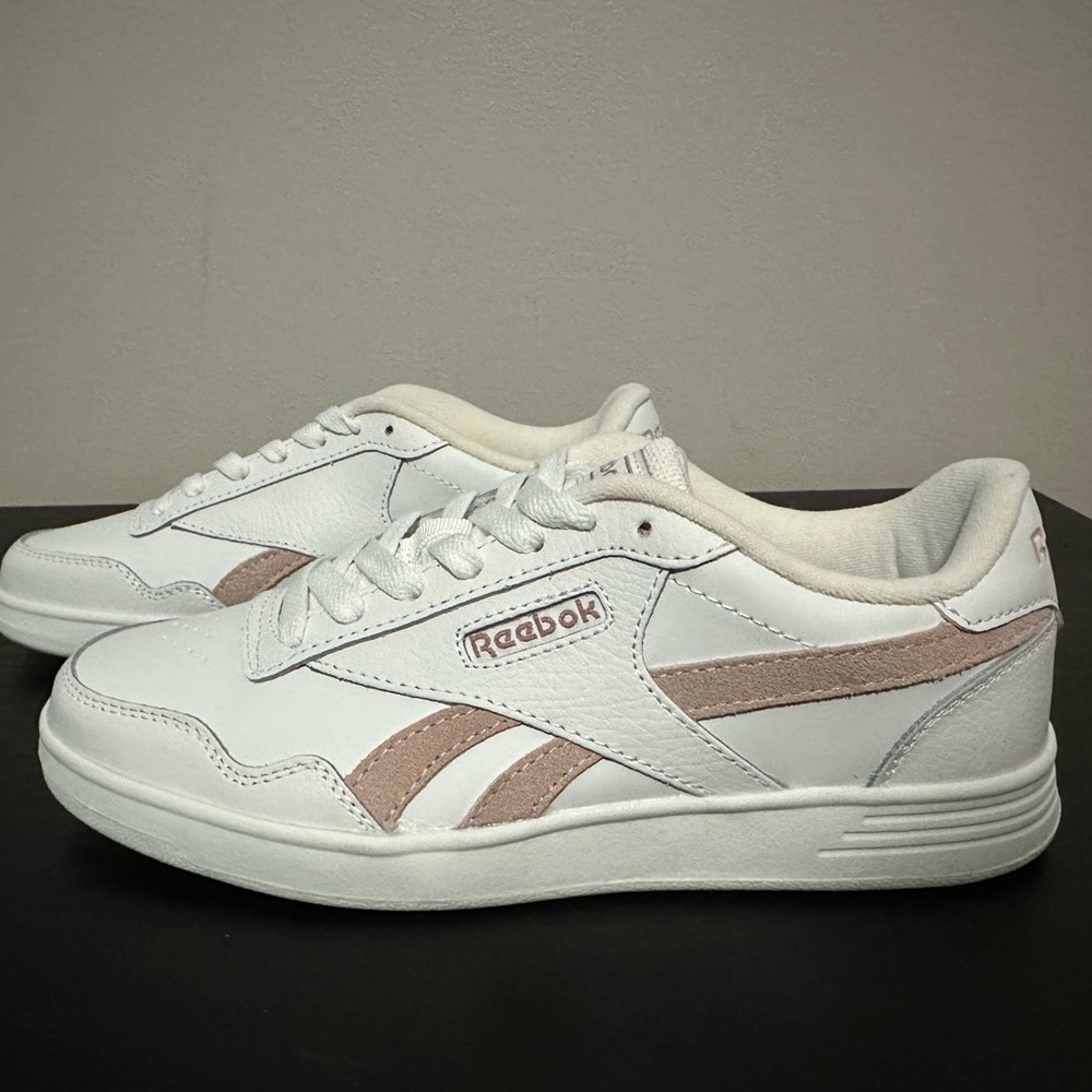NEW Reebok White & Light Pink Sneakers - Picture 3 of 8